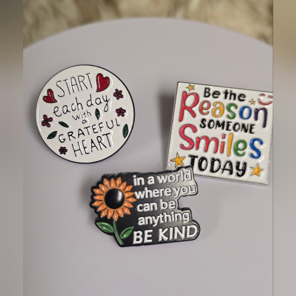 🌸 SET OF COLOURFUL INSPIRATIONAL PINS - SET OF 3🌸